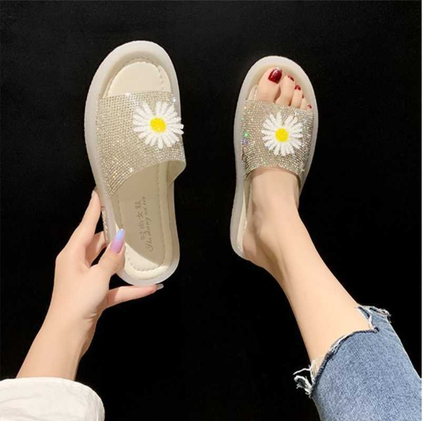 net red daisy rhinestone word slippers women 2020 fashion flat bottom round head lazy sandals soft bottom non-slip ladies slides, Black
net red daisy rhinestone word slippers women 2020 fashion flat bottom round head lazy sandals soft bottom non-slip ladies slides, Black