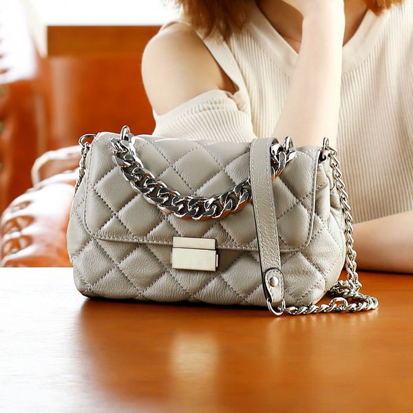 chain bag leather handbag 2020 new diamond new head layer leather small shoulder bag handbags women bags
chain bag leather handbag 2020 new diamond new head layer leather small shoulder bag handbags women bags