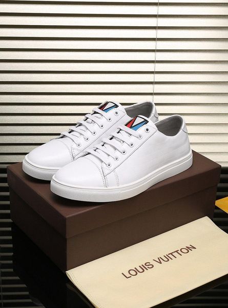 r luxury leather casual sports men's shoes, fashionable match-up sneakers, size 38-44 with original box,ss
r luxury leather casual sports men's shoes, fashionable match-up sneakers, size 38-44 with original box,ss