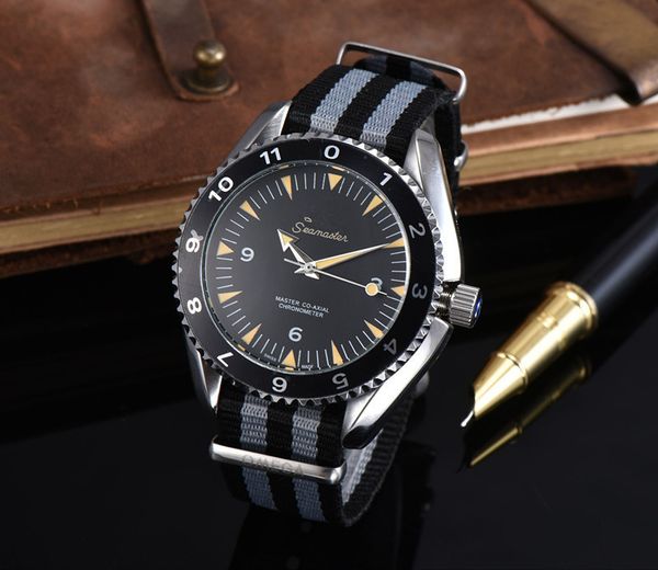 2020 new omeg brand luxury fashion watches men's mechanical watch men's watch with steel band selling clock gifts, Slivery;brown
2020 new omeg brand luxury fashion watches men's mechanical watch men's watch with steel band selling clock gifts, Slivery;brown