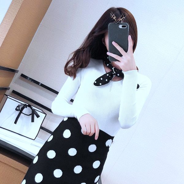 2019 new autumn winter women v-neck sweater ladies solid color long sleeve slim knitted pullovers candy color casual sweaters, White;black
2019 new autumn winter women v-neck sweater ladies solid color long sleeve slim knitted pullovers candy color casual sweaters, White;black