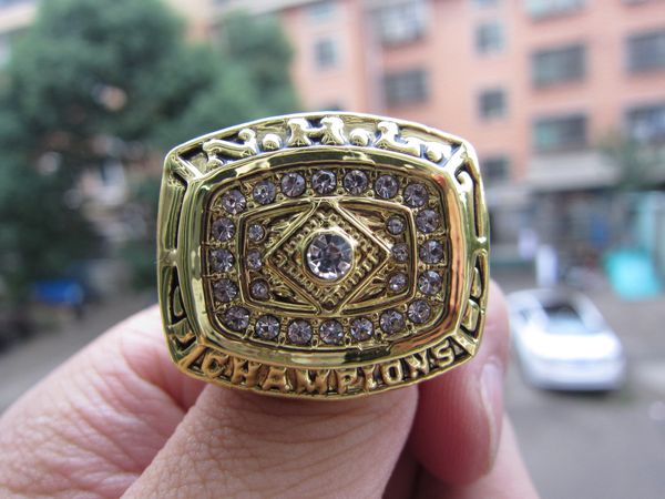 1978 montreal canadiens stanley cup team champion championship ring with wooden display box souvenir men fan gift wholesale drop shipping, Golden;silver
1978 montreal canadiens stanley cup team champion championship ring with wooden display box souvenir men fan gift wholesale drop shipping, Golden;silver