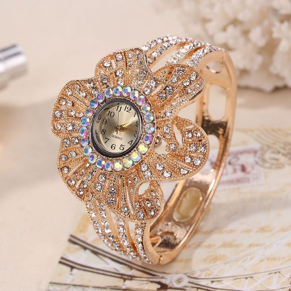 women round full diamond bracelet watch elegant clock analog quartz movement wrist watch zegarki bayan kol saati *l, Slivery;brown
women round full diamond bracelet watch elegant clock analog quartz movement wrist watch zegarki bayan kol saati *l, Slivery;brown