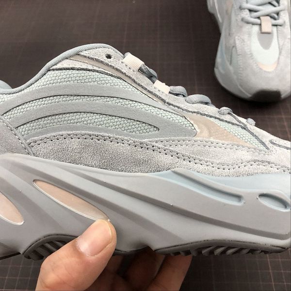 yz700 spring and autumn outdoor breathable casual sports shoes for men and women, trendy wild breathable board shoes