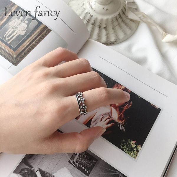 beautiful flora vintage 925 sterling silver daisy summer filigree flower retro style round eternity engagement ring for women, Golden;silver
beautiful flora vintage 925 sterling silver daisy summer filigree flower retro style round eternity engagement ring for women, Golden;silver