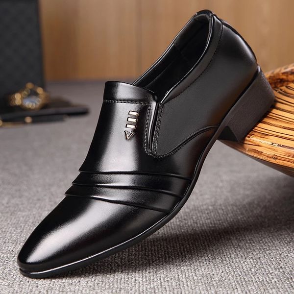 men's small leather shoes business dress casual shoes 2019 spring korean version of the trend british all take a foot in the shoe, Black
men's small leather shoes business dress casual shoes 2019 spring korean version of the trend british all take a foot in the shoe, Black