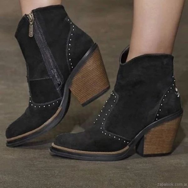 retro rivet motorcycle boots women's leather ankle boots 2019 gothic autumn buckle low heel side zipper short boot cowboy shoes, Black
retro rivet motorcycle boots women's leather ankle boots 2019 gothic autumn buckle low heel side zipper short boot cowboy shoes, Black