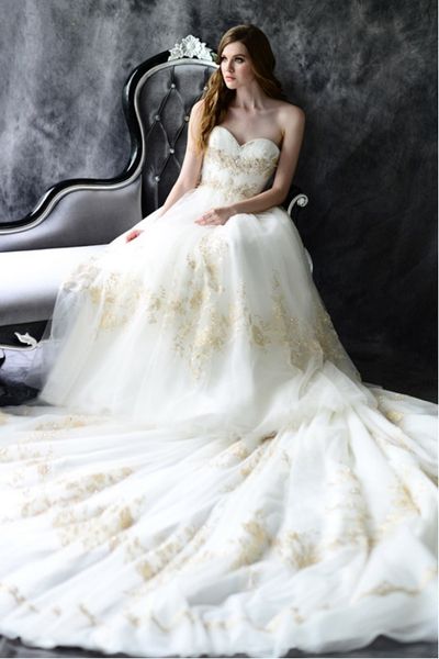 2020 luxurious beaded gold lace appliques a-line wedding dresses long bridal gowns backless with bow back vestidos de marriage princess, White
2020 luxurious beaded gold lace appliques a-line wedding dresses long bridal gowns backless with bow back vestidos de marriage princess, White