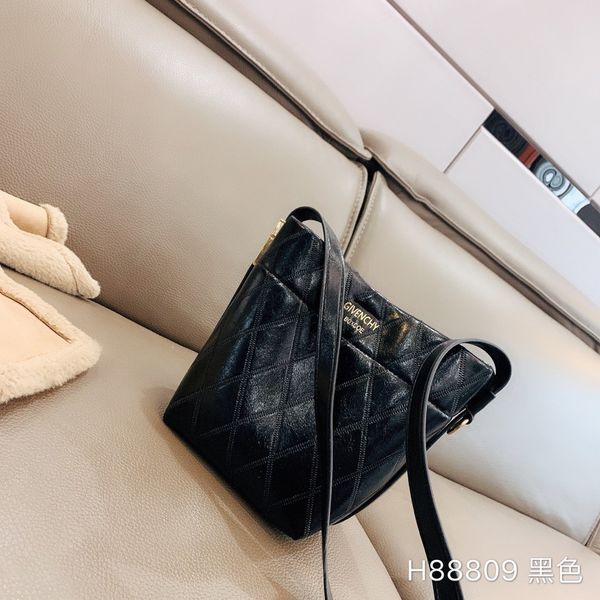 2020 new genuine leather ladies bag 119ogr, Black
2020 new genuine leather ladies bag 119ogr, Black