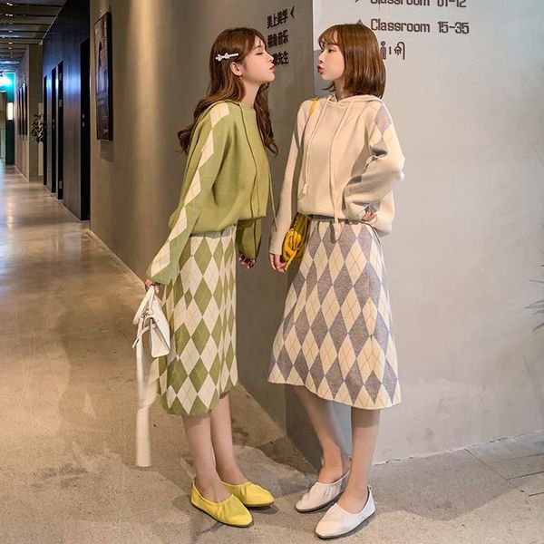 2019 loose knitted plaid skirts and hooded women's suits casual o-neck sweater and midi skirt two piece sets, White
2019 loose knitted plaid skirts and hooded women's suits casual o-neck sweater and midi skirt two piece sets, White