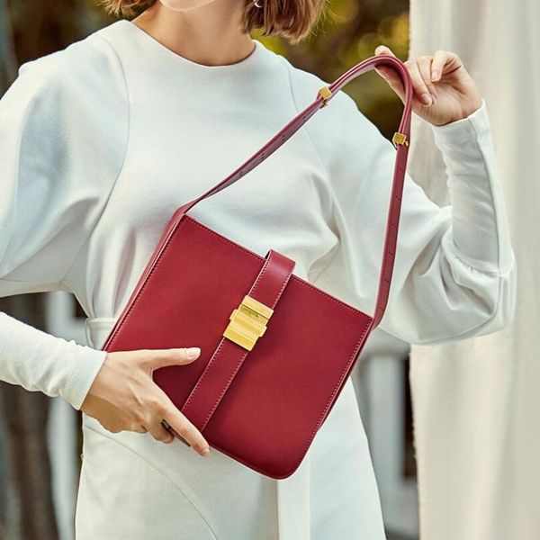 women genuine leather wide strap vintage shoulder messenger bag ladies crossbody handbags purse hand bag
women genuine leather wide strap vintage shoulder messenger bag ladies crossbody handbags purse hand bag