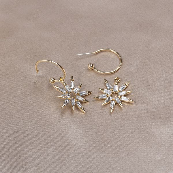 european vintage dangle anise star zircon delicate earrings trendy rose gold color circle hoop earrings for women jewelry, Golden;silver
european vintage dangle anise star zircon delicate earrings trendy rose gold color circle hoop earrings for women jewelry, Golden;silver