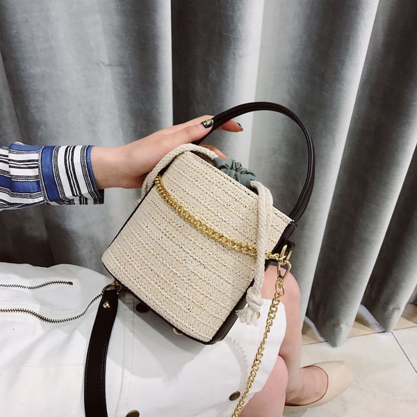 2019 new fashion korean woven bucket bag holiday beach one shoulder messenger straw woven bag women's
2019 new fashion korean woven bucket bag holiday beach one shoulder messenger straw woven bag women's