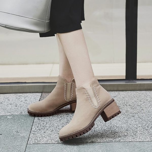 women autumn winter cow suede ankle boots elastic band round toe 6.5cm square heel solid casual black/camel booties size 31-44
women autumn winter cow suede ankle boots elastic band round toe 6.5cm square heel solid casual black/camel booties size 31-44