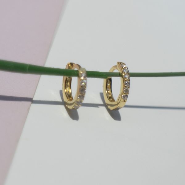 925 sterling silver earring fashion white black zircon round small ear ring ear bone buckle wild cute trend female girl jewe, Golden;silver
925 sterling silver earring fashion white black zircon round small ear ring ear bone buckle wild cute trend female girl jewe, Golden;silver