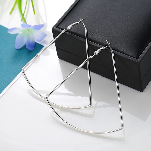 minimalist smooth metal triangle hollow sector hoop earrings for women exaggerated gold/silver big size party errings brinco, Golden;silver
minimalist smooth metal triangle hollow sector hoop earrings for women exaggerated gold/silver big size party errings brinco, Golden;silver