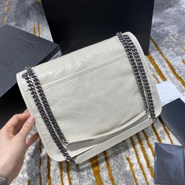 women v flap chain strap shoulder bag crossbody messenger bag soft calfskin leather europe quality
women v flap chain strap shoulder bag crossbody messenger bag soft calfskin leather europe quality