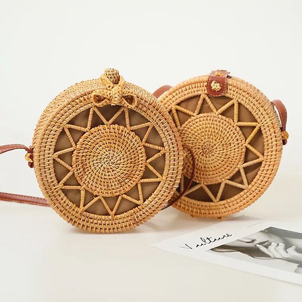 2019 новый раунд соломенные сумки женские летние rattan сумка ручной работы сплетенный богемия бич круг сумка hollow crossbody мешок болса d
2019 новый раунд соломенные сумки женские летние rattan сумка ручной работы сплетенный богемия бич круг сумка hollow crossbody мешок болса d