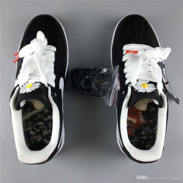 2020 butterfly g-dragon black and white scratch-off chrysanthemum graffiti pmo correct material original version size us 5.5
2020 butterfly g-dragon black and white scratch-off chrysanthemum graffiti pmo correct material original version size us 5.5