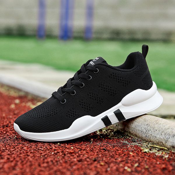 2020 winter father tide shoes women explosion models new wild korean small white and black sports running shoes
2020 winter father tide shoes women explosion models new wild korean small white and black sports running shoes