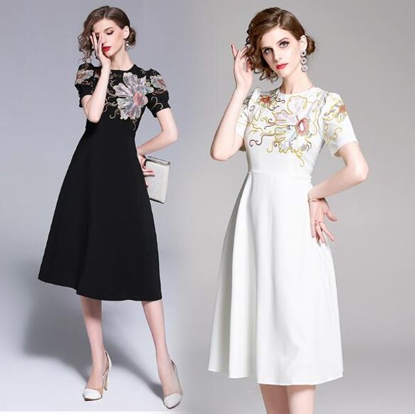 summer new retro embroidery medium length elegant short sleeve a-line skirt, Black;gray
summer new retro embroidery medium length elegant short sleeve a-line skirt, Black;gray