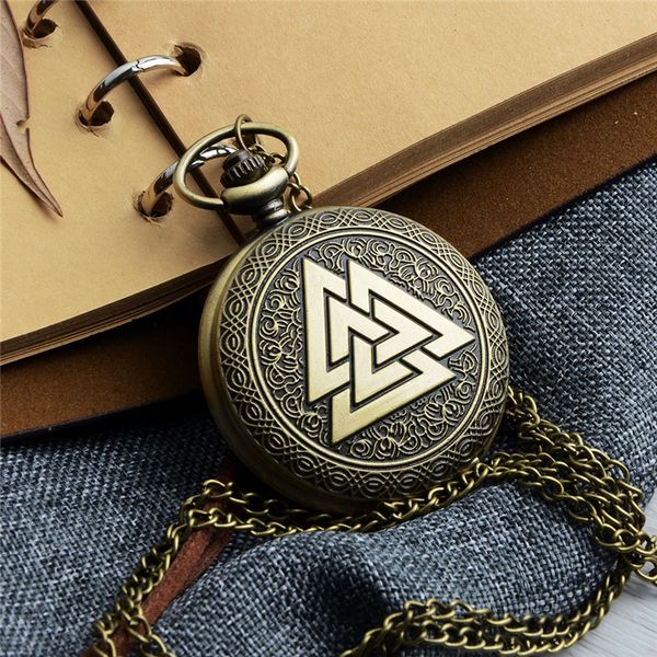 Retro Bronze Triangle Pattern Carved Quartz Pocket Watch Necklace Pendant Christmas Halloween Gift
Retro Bronze Triangle Pattern Carved Quartz Pocket Watch Necklace Pendant Christmas Halloween Gift