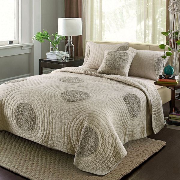 europe embroidered quilt set 3pcs solid bedding cotton quilts quilted bedspread for bed covers bedspread king size coverlet set
europe embroidered quilt set 3pcs solid bedding cotton quilts quilted bedspread for bed covers bedspread king size coverlet set