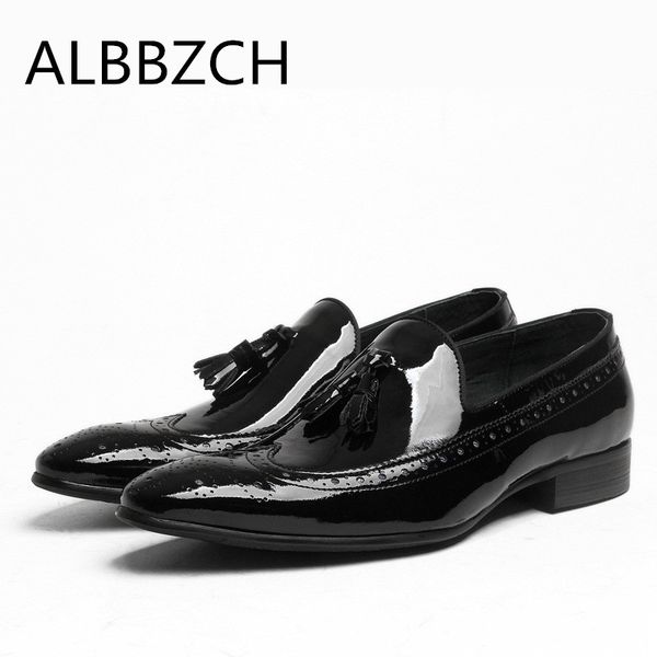 new brogue patent leather men shoes fashion tassel pointed toe slip mens wedding dress shoes formal party men size 38 44, Black
new brogue patent leather men shoes fashion tassel pointed toe slip mens wedding dress shoes formal party men size 38 44, Black