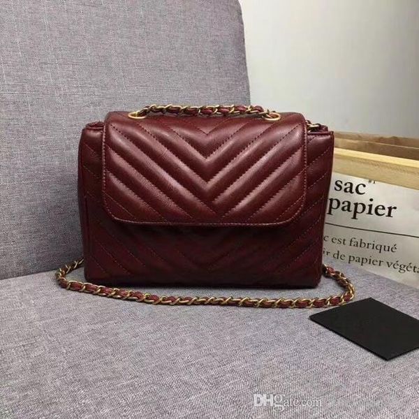 women luxury one-shoulder bag, women chain bag, women fashion business leisure chain bag, size: 22*5*13.5cm
women luxury one-shoulder bag, women chain bag, women fashion business leisure chain bag, size: 22*5*13.5cm