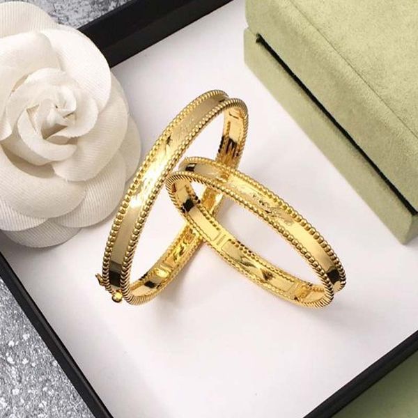 2020 sell vab1 2019 new arrival fine fashion accessories v letter bracelet for women gift have diffferent styles choose, Black
2020 sell vab1 2019 new arrival fine fashion accessories v letter bracelet for women gift have diffferent styles choose, Black