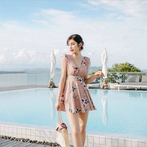 zrqvt xishiwei one-piece slim skirt swimsuit female conservative slim skirt flat-angle belly-covering small chest gathering spring swims, White;black
zrqvt xishiwei one-piece slim skirt swimsuit female conservative slim skirt flat-angle belly-covering small chest gathering spring swims, White;black