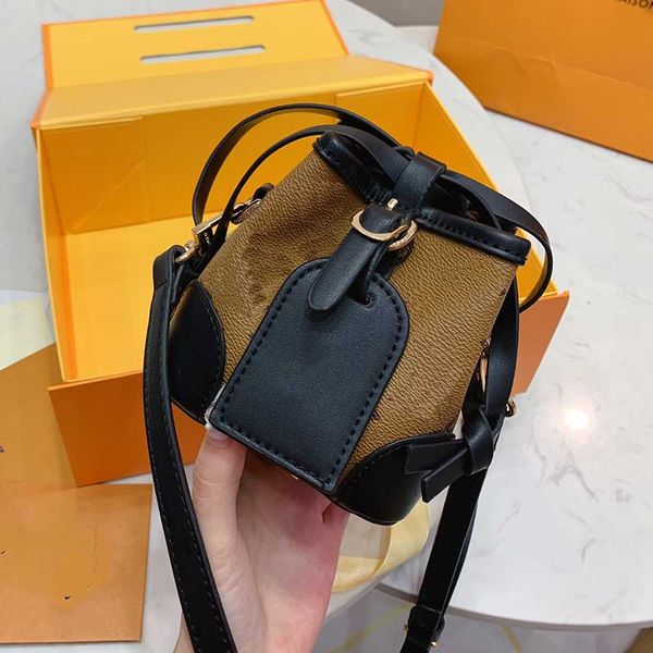 shoulder purse crossbody handbag school bag women classic bucket bag drawstring handbag mini purse ladies wallet
shoulder purse crossbody handbag school bag women classic bucket bag drawstring handbag mini purse ladies wallet