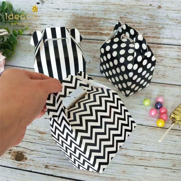 10pc/lot large kraft paper box gifts with handle wedding /candy white cardboard cake box black cupcake for package gifts
10pc/lot large kraft paper box gifts with handle wedding /candy white cardboard cake box black cupcake for package gifts