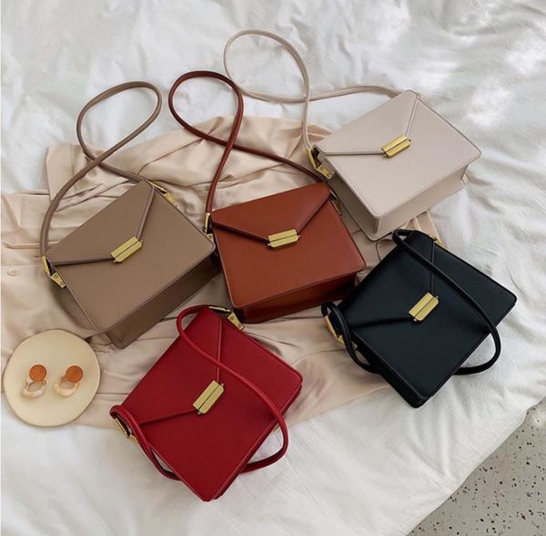 messenger small black bags for women 2020 new versatile simple one shoulder handbags retro small square bag
messenger small black bags for women 2020 new versatile simple one shoulder handbags retro small square bag