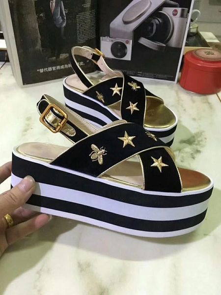 2019 Fashion sandals slippers for women High heels Hot Luxury Designer flower printed beach flip flops slipper size 35-41
2019 Fashion sandals slippers for women High heels Hot Luxury Designer flower printed beach flip flops slipper size 35-41