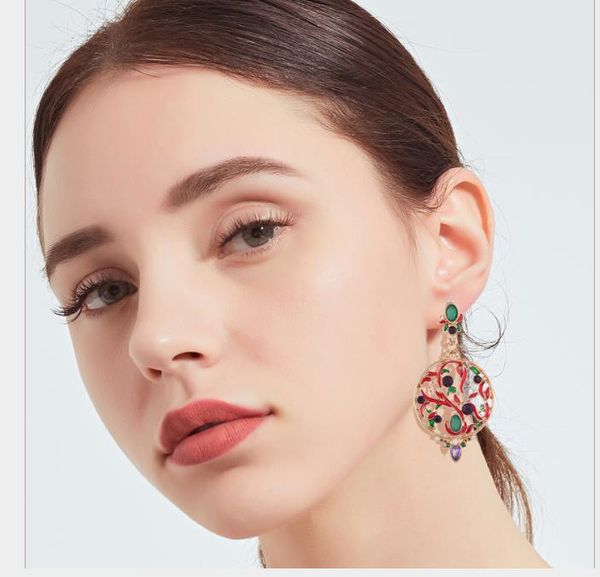 fashion oil earrings with exquisite personality, hollow and drilled embroidered ball earrings, Golden;silver
fashion oil earrings with exquisite personality, hollow and drilled embroidered ball earrings, Golden;silver