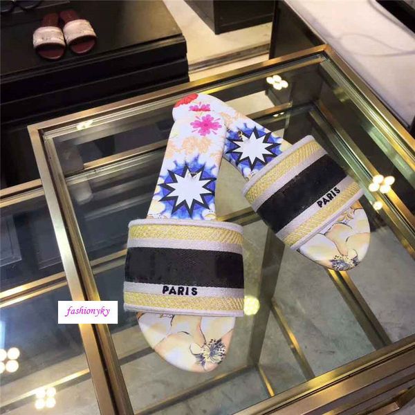 brand dazzle flowers women designer slippers flat bottom embroidery sandal floral brocade slipper, Black
brand dazzle flowers women designer slippers flat bottom embroidery sandal floral brocade slipper, Black