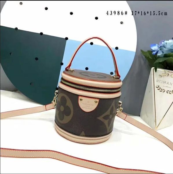 женщины new saddle bag натуральной кожи сумки наклонные плеча сумки конструкторы crossbody посыльного сумки кошелек христианские сумки женск
женщины new saddle bag натуральной кожи сумки наклонные плеча сумки конструкторы crossbody посыльного сумки кошелек христианские сумки женск