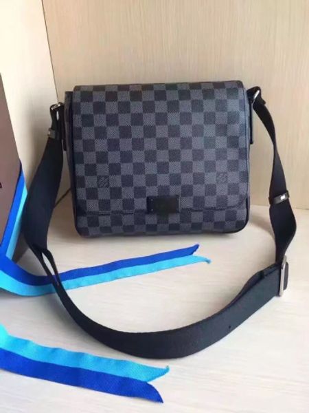 2018 new famou brand cla ic de igner fa hion men leather me enger bag cro body bag chool bookbag houlder bag briefca e 25cm
2018 new famou brand cla ic de igner fa hion men leather me enger bag cro body bag chool bookbag houlder bag briefca e 25cm