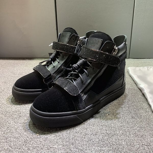 men flow sneakers designer shoes women nylon runner trainers suede leather low-cut shoes black white slip-on casual shoe, Red;white
men flow sneakers designer shoes women nylon runner trainers suede leather low-cut shoes black white slip-on casual shoe, Red;white