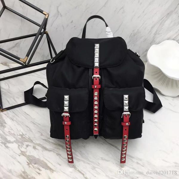 new classic european luxury style, men's and women's lovers, general shoulder bag, waterproof breathable canvas bagnew classic eur
new classic european luxury style, men's and women's lovers, general shoulder bag, waterproof breathable canvas bagnew classic eur