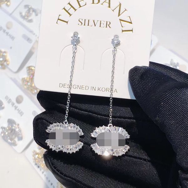 new designer 925 silver needle rhinestone round crystal long earrings temperament korean personality wild earrings ing
new designer 925 silver needle rhinestone round crystal long earrings temperament korean personality wild earrings ing