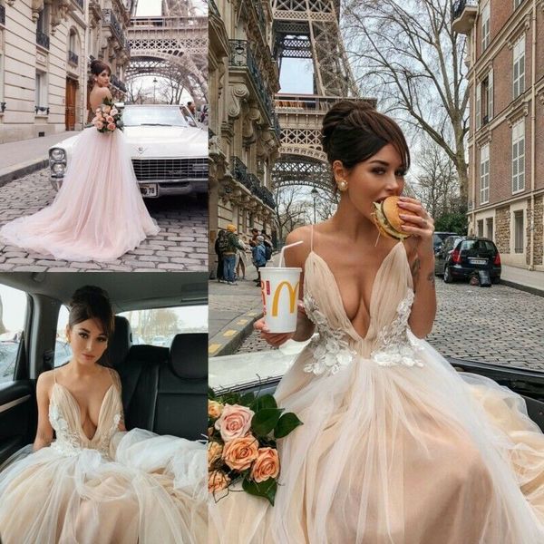2020 beach wedding dresses spaghetti straps lace applique bridal gowns sleeveless backless tulle vestido de novia cheap, White
2020 beach wedding dresses spaghetti straps lace applique bridal gowns sleeveless backless tulle vestido de novia cheap, White