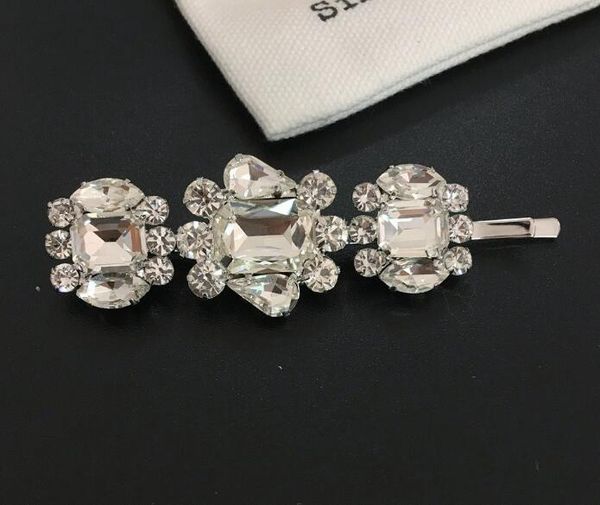 luxury shing cz diamond designer hair clip for women party wedding jewelry with crystal stone fashion accessories quality, Golden;silver
luxury shing cz diamond designer hair clip for women party wedding jewelry with crystal stone fashion accessories quality, Golden;silver
