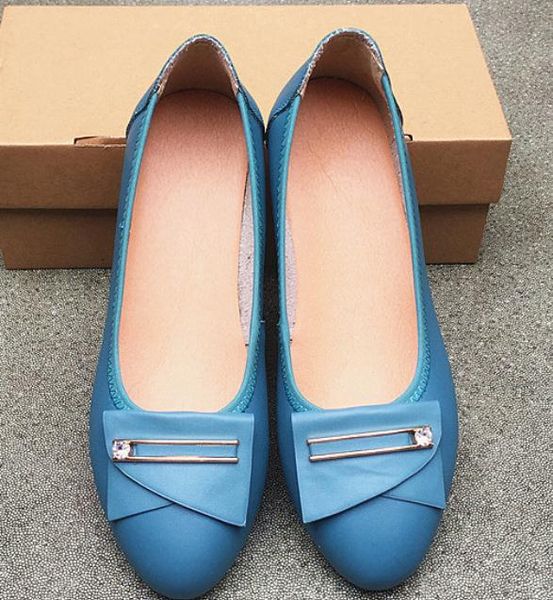 2019 women's shoes in spring and autumn with new style flat bottom round head @9889, Black
2019 women's shoes in spring and autumn with new style flat bottom round head @9889, Black