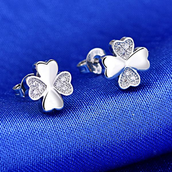 qiaolan xuan imitates silver anti allergy clover earrings and flowers inlaid with diamonds, Golden;silver
qiaolan xuan imitates silver anti allergy clover earrings and flowers inlaid with diamonds, Golden;silver