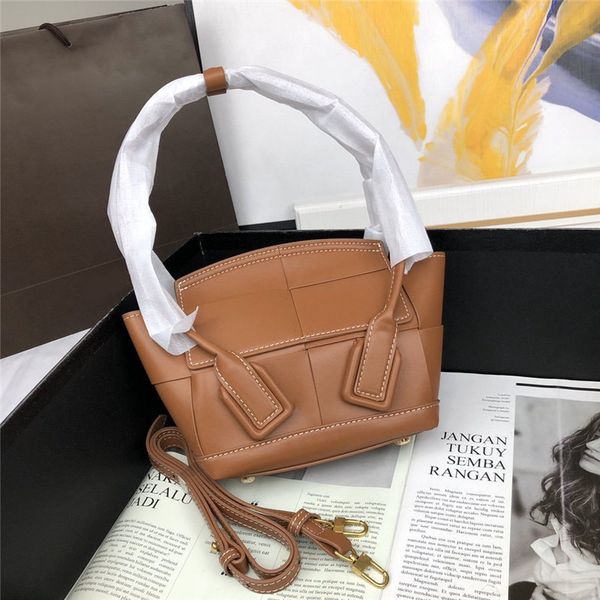 luxury designer handbags purses tote clutch bags genuine cowhide leather classic style mini style crossbow bag
luxury designer handbags purses tote clutch bags genuine cowhide leather classic style mini style crossbow bag