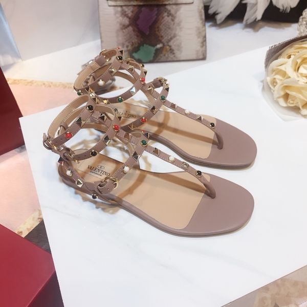valentino 2019 новые европейские женские сандалии на плоской подошве с модными заклепками высочайшего качества сандалии 6 цветовых размеров 35-41
valentino 2019 новые европейские женские сандалии на плоской подошве с модными заклепками высочайшего качества сандалии 6 цветовых размеров 35-41