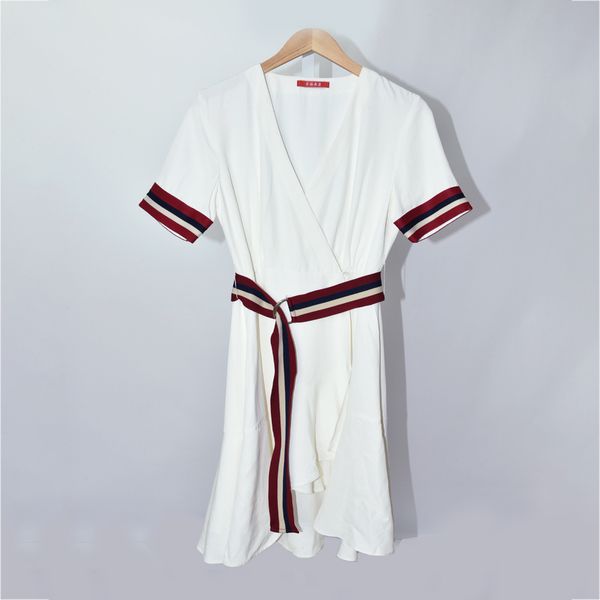 2019 spring summer striped print short sleeves v neck ruffle detail knee-length dresses women dress fashion a1822, Black;gray
2019 spring summer striped print short sleeves v neck ruffle detail knee-length dresses women dress fashion a1822, Black;gray