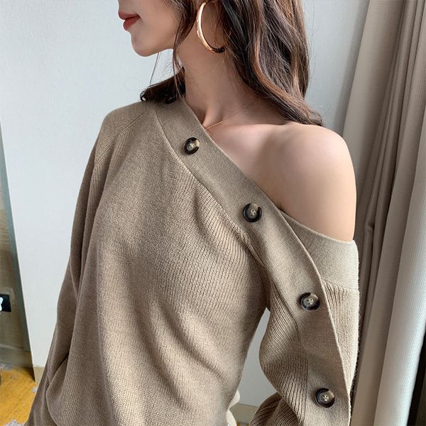 mevgo2019 new woman off the shoulder sweater knitted irregular collar button up oversize autumn sweaters female hd2354, White;black
mevgo2019 new woman off the shoulder sweater knitted irregular collar button up oversize autumn sweaters female hd2354, White;black